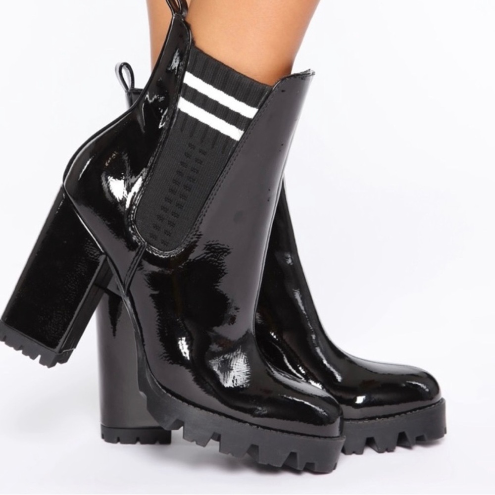 Forever 21 Glossy Black Chunky Heel Booties